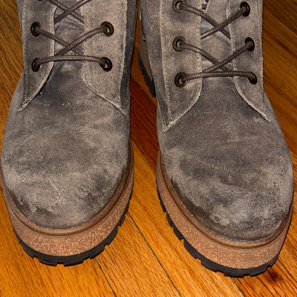 Taos Footwear Black Sole Detail - Picture 5 of 5